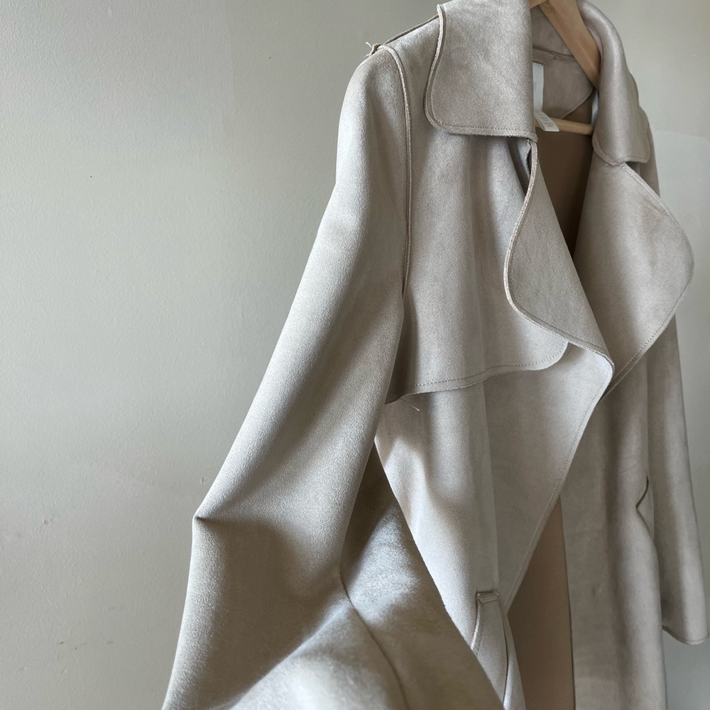 H&M Faux Suede beige/ cream/ tan color US 2